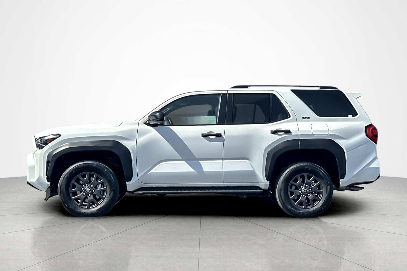 Certified 2025 Toyota 4Runner SR5 AWD/4WD image 2