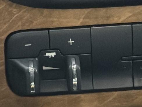 Used 2017 RAM 1500 Laramie Longhorn AWD/4WD image 25