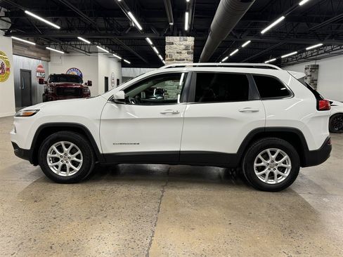 Used 2016 Jeep Cherokee Latitude w/ Comfort/Convenience Group image 4