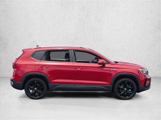 Used 2023 Volkswagen Taos SE w/ Black Wheel Package FWD video 4