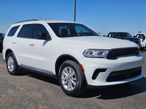 Used 2023 Dodge Durango SXT Launch Edition image 3