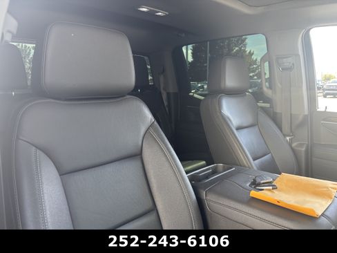 Used 2022 GMC Sierra 1500 Elevation w/ Elevation Premium Package AWD/4WD image 8