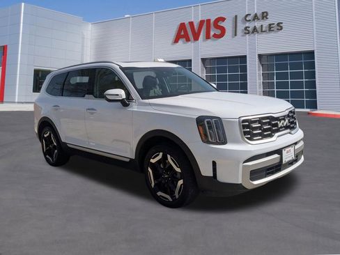 Used 2025 Kia Telluride S image 3