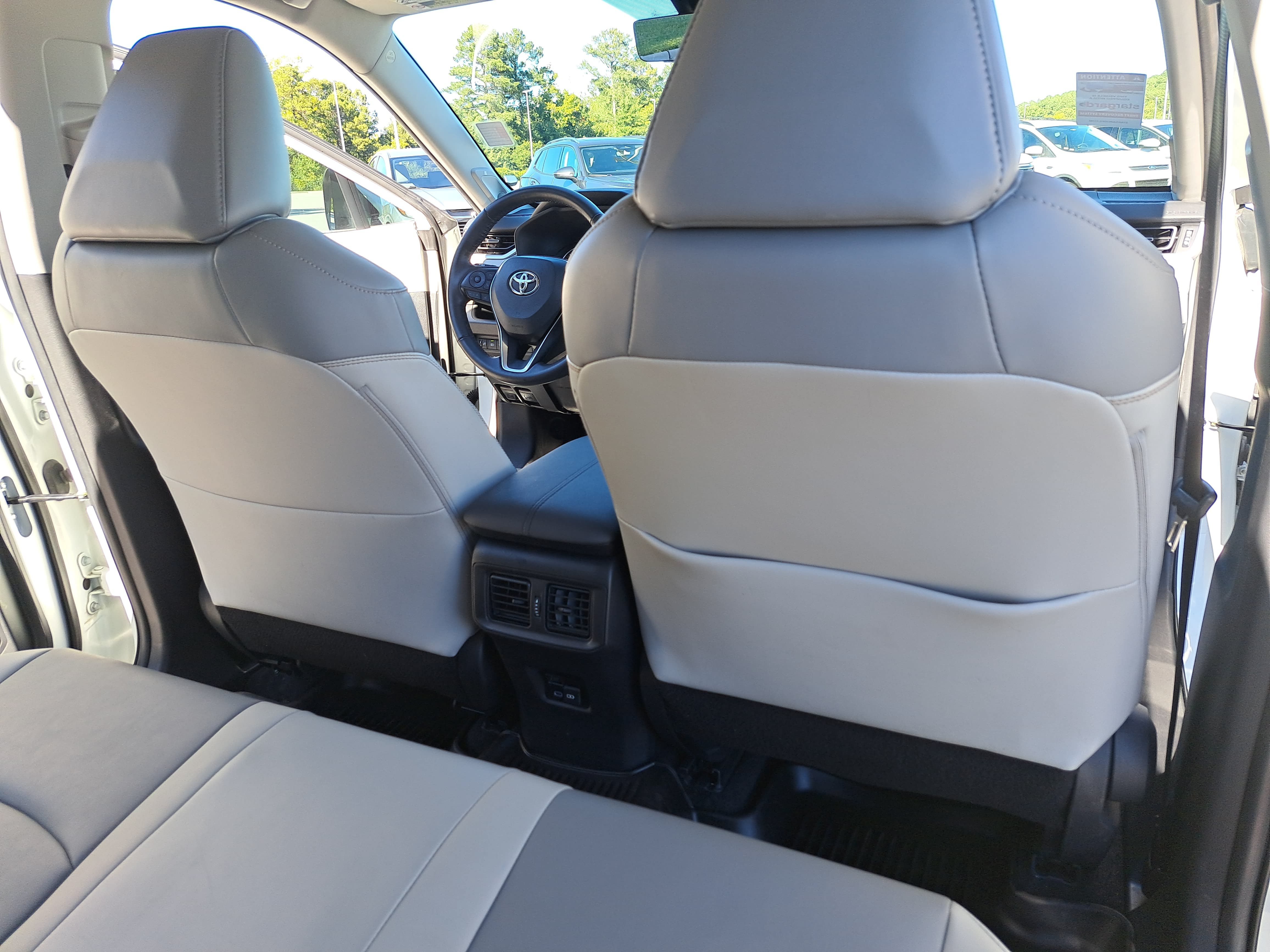 Used 2022 Toyota RAV4 XLE Premium AWD/4WD image 11