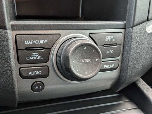 Used 2014 Honda Pilot Touring image 32