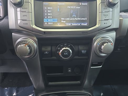 Used 2014 Toyota 4Runner SR5 image 21