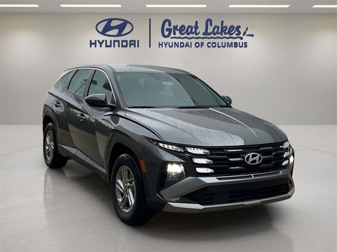 Certified 2025 Hyundai Tucson SE image 7