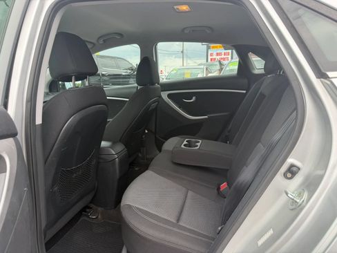Used 2016 Hyundai Elantra GT FWD image 14
