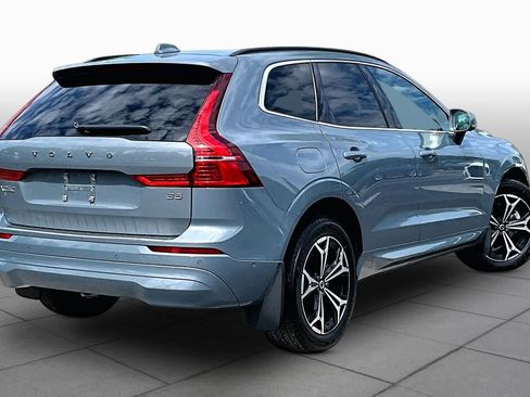 Used 2022 Volvo XC60 B5 Momentum w/ Advanced Package FWD image 13