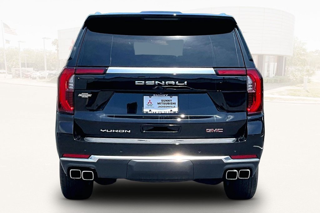 Used 2026 GMC Yukon Denali AWD/4WD image 5