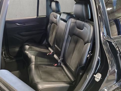 Used 2023 Jeep Grand Cherokee Altitude AWD/4WD image 18