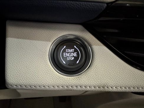 Used 2025 Buick Enclave Avenir w/ Super Cruise Package image 11