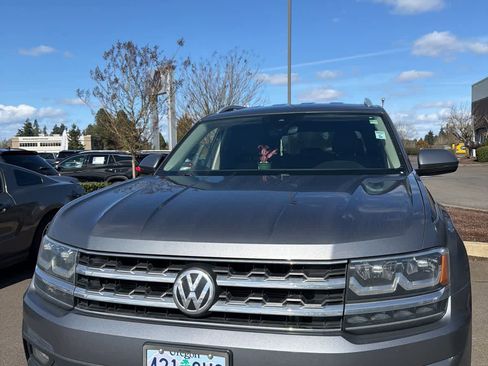 Used 2019 Volkswagen Atlas SE image 2