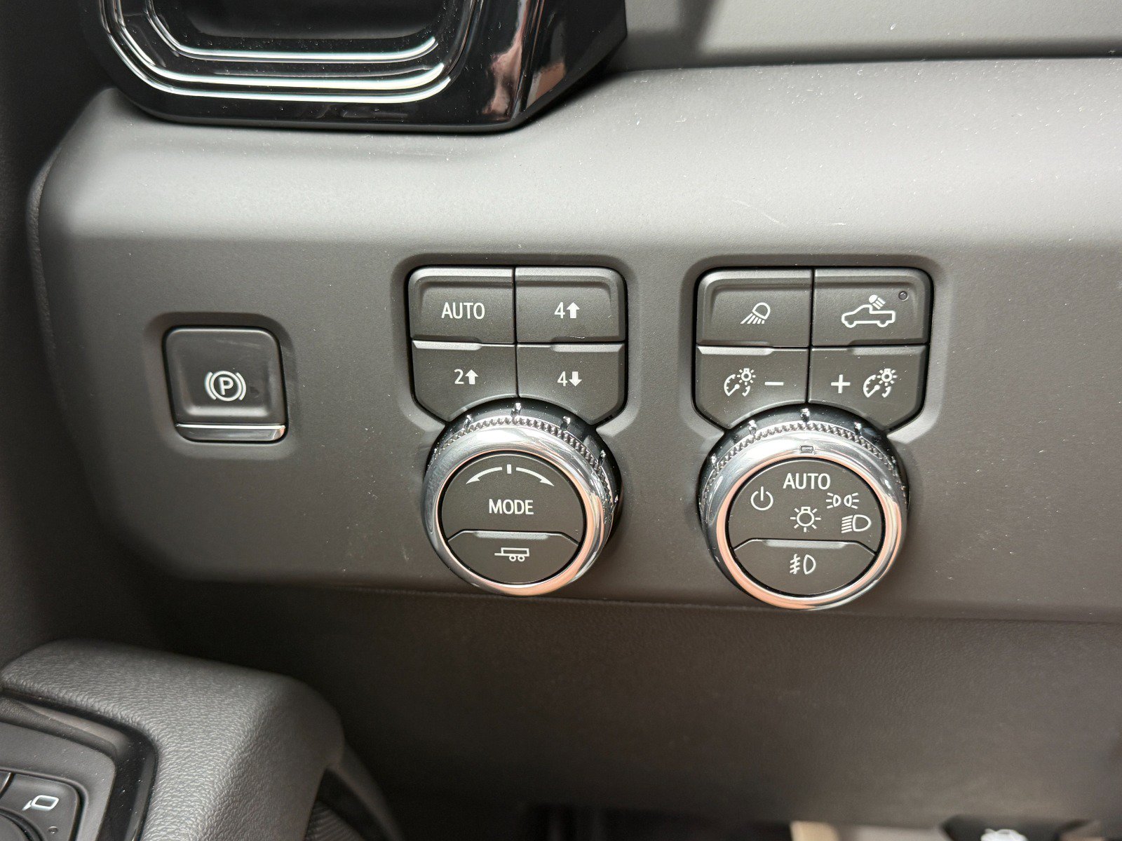 New 2026 GMC Sierra 3500 AT4 AWD/4WD image 31