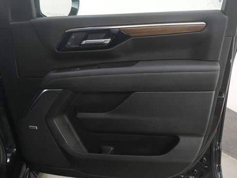 Used 2025 Chevrolet Tahoe High Country w/ Sun And Tow Package image 14