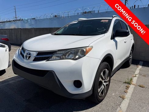 Used 2015 Toyota RAV4 LE FWD image 2