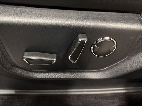 Used 2016 Ford F150 Lariat image 19