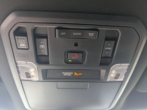 Used 2025 Toyota Tundra Limited AWD/4WD image 20