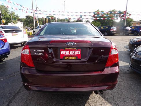 Used 2011 Ford Fusion SE FWD image 3