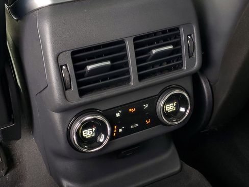 Used 2020 Land Rover Range Rover Velar SV Autobiography Dynamic image 31