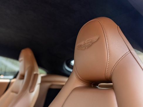Used 2020 Aston Martin V8 Vantage Coupe RWD image 22