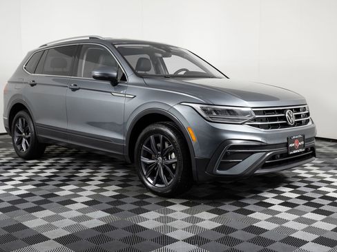 Used 2023 Volkswagen Tiguan SE image 10
