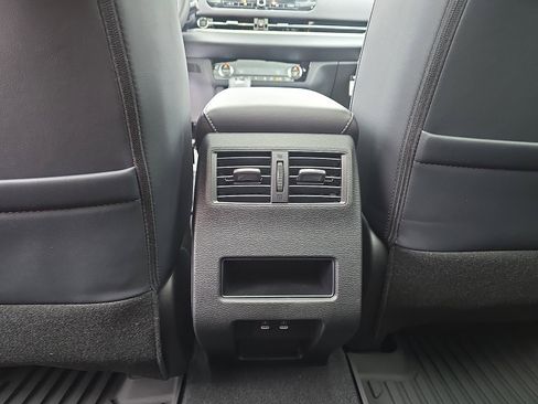 New 2025 Mitsubishi Outlander SE image 27