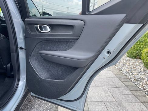 Used 2025 Volvo XC40 B5 Plus AWD/4WD image 13