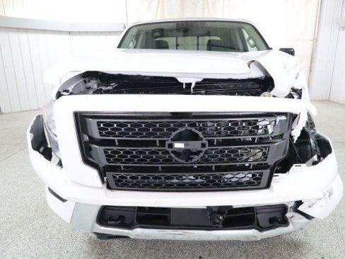 Used 2024 Nissan Titan SV AWD/4WD image 7