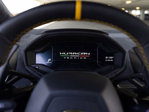 Used 2024 Lamborghini Huracan Tecnica image 22
