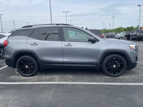 Used 2019 GMC Terrain SLE w/ Driver Convenience Package FWD image 4