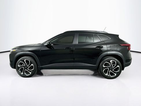 Used 2025 Chevrolet Trax RS w/ Sunroof Package FWD image 4