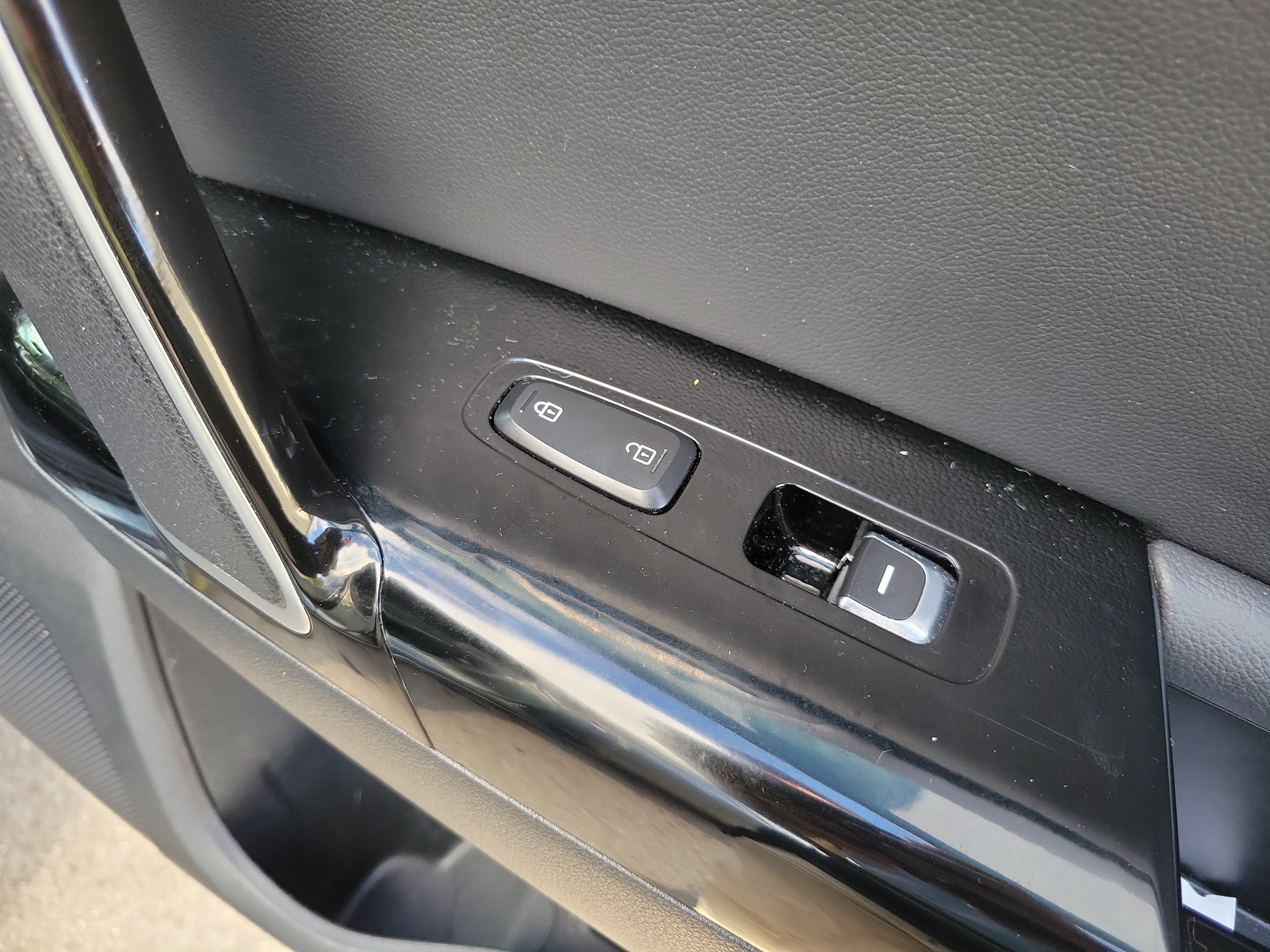 Used 2020 Kia Sportage SX FWD image 11