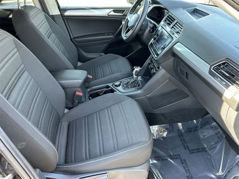 Used 2024 Volkswagen Tiguan S image 9