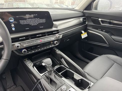 New 2025 Kia Telluride S image 11