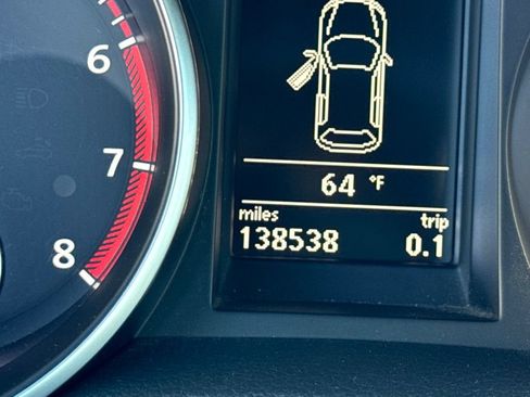 Used 2011 Volkswagen Golf 2-Door FWD image 16