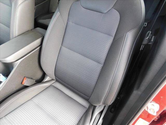 Used 2025 Chevrolet Trax LT FWD image 9