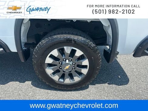 Used 2021 Chevrolet Silverado 2500 Custom w/ Custom Value Package AWD/4WD image 10