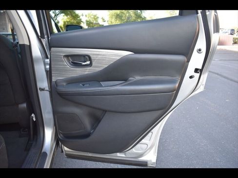 Used 2017 Nissan Murano SV w/ Premium Plus Package image 27