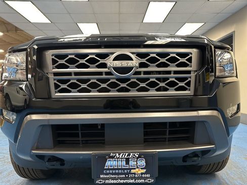 Used 2022 Nissan Frontier SV image 13