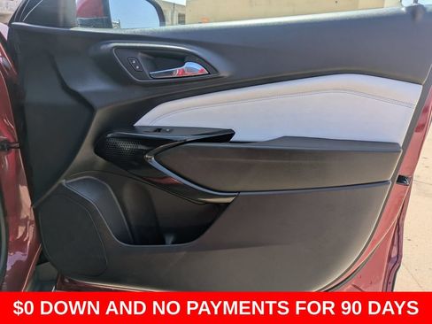 Used 2025 Chevrolet Trax LT w/ LT Convenience Package FWD image 15