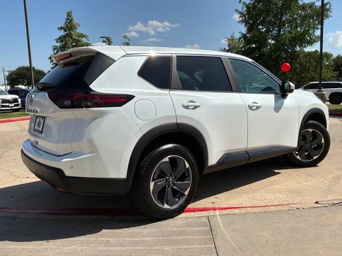 Used 2025 Nissan Rogue SV FWD image 6