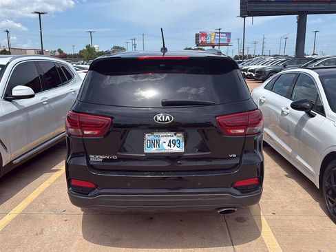 Used 2020 Kia Sorento S FWD image 9