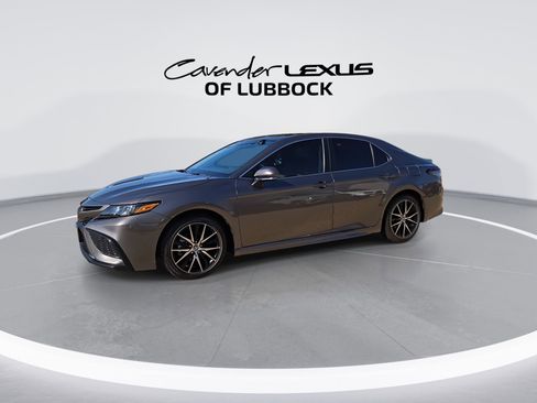 Used 2024 Toyota Camry SE w/ Convenience Package FWD image 5