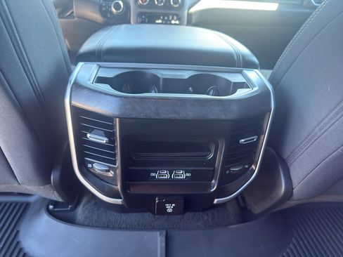 Used 2022 RAM 1500 Big Horn AWD/4WD image 32