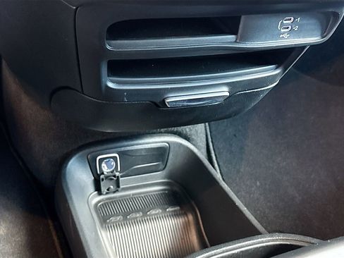 Used 2026 Chrysler Pacifica Select FWD image 22