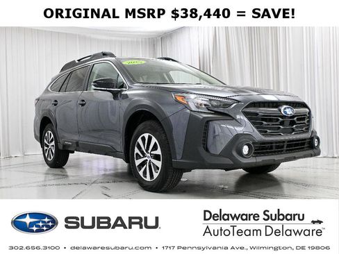 Used 2025 Subaru Outback Premium AWD/4WD image 1