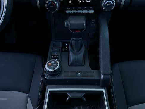 Used 2025 Toyota Tacoma TRD Off-Road image 13