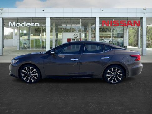 Used 2016 Nissan Maxima SR image 2