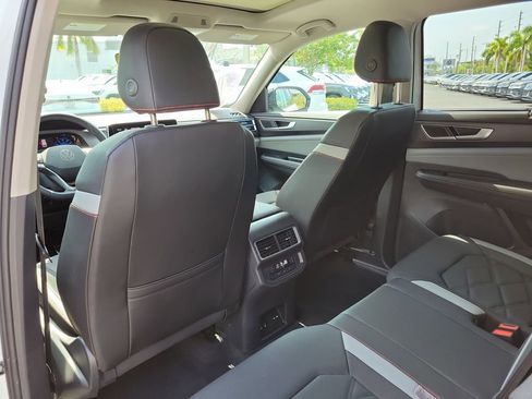 New 2026 Volkswagen Atlas Peak Edition AWD/4WD image 9
